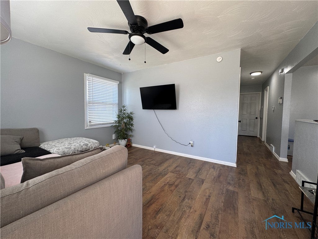 1912 Fairfax Road Toledo, OH 43613 - Photo 5 of 21 Gallery Image 5