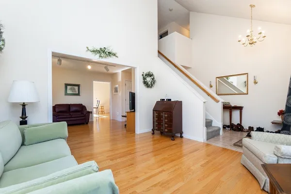 $4,400 | 37 Augusta Way, Unit 37, Chelmsford, MA 01863