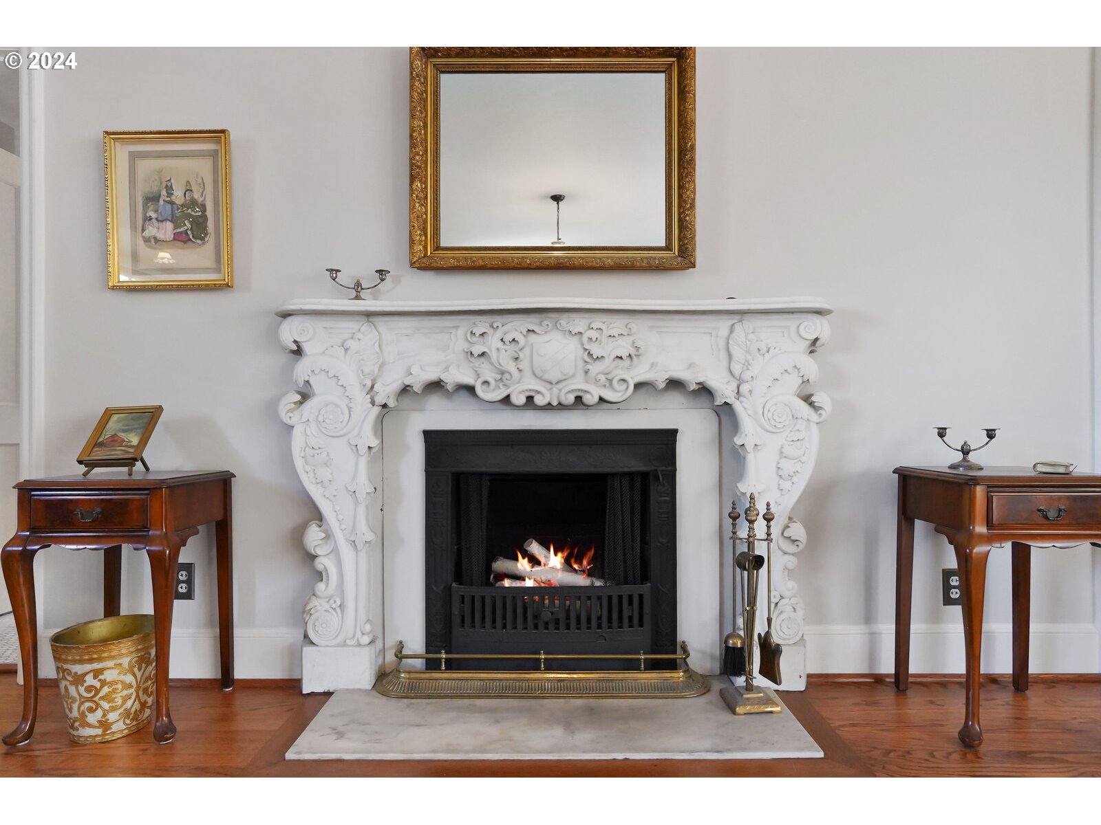 460 Leffelle Street South Salem, OR 97302 - Photo 20 of 48 a living room with a fireplace and a fireplace
