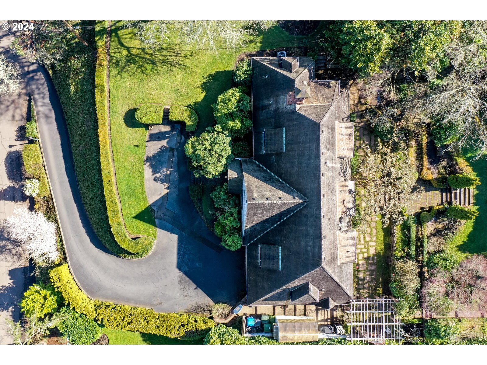 460 Leffelle Street South Salem, OR 97302 - Photo 2 of 48 an aerial view of a