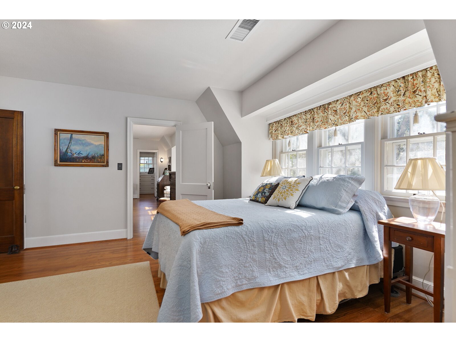 460 Leffelle Street South Salem, OR 97302 - Photo 26 of 48 a bedroom with a bed and a table