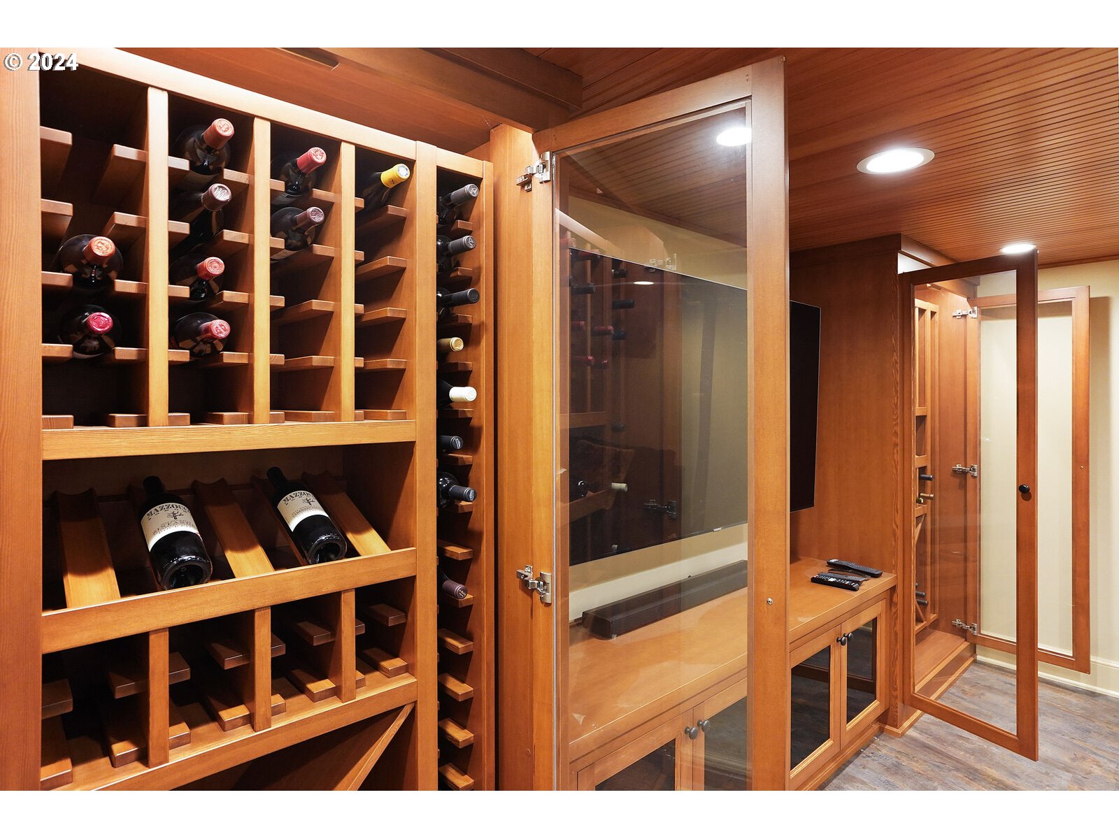 460 Leffelle Street South Salem, OR 97302 - Photo 33 of 48 a view of a balcony