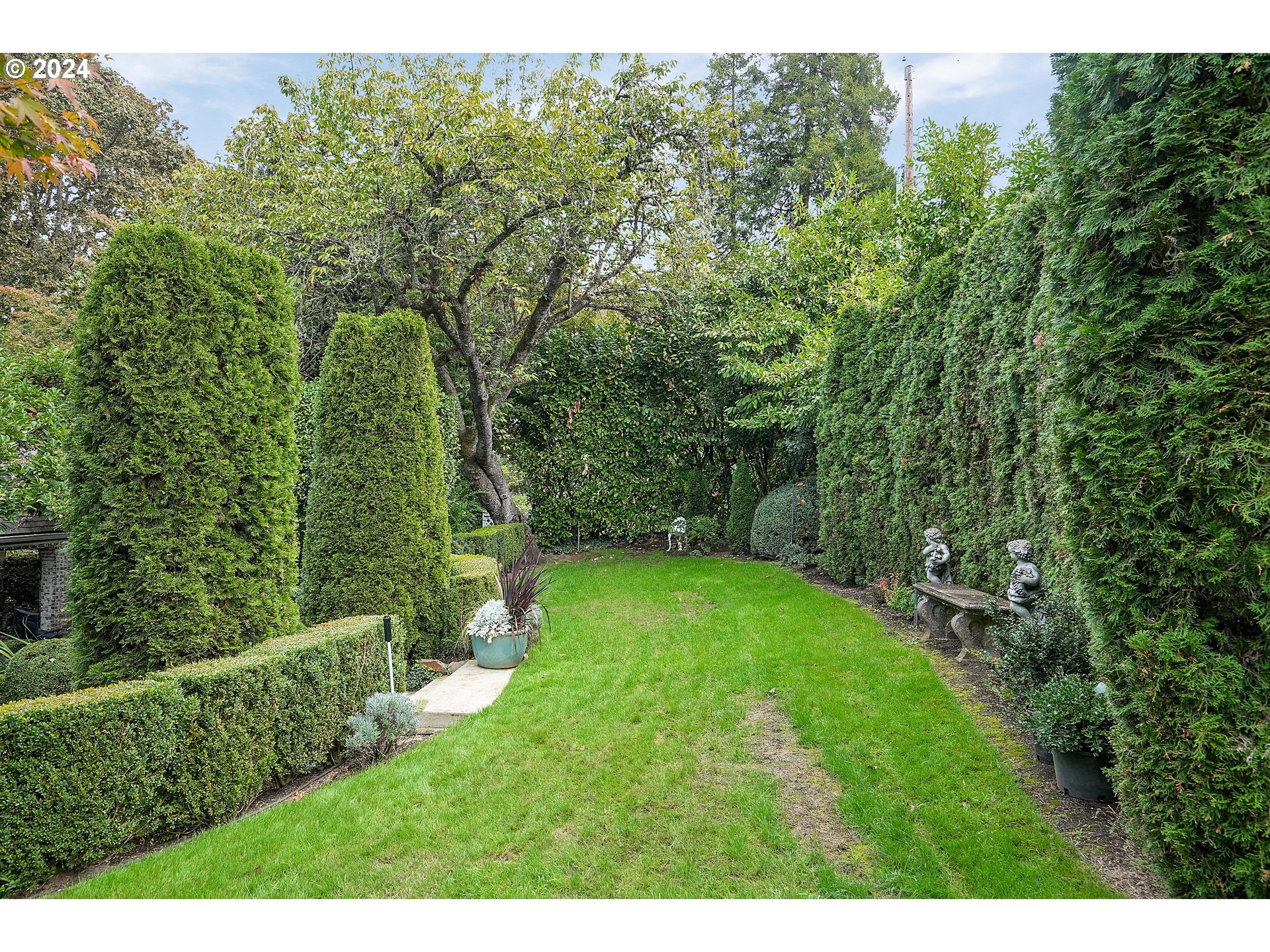460 Leffelle Street South Salem, OR 97302 - Photo 40 of 48 a view of a back yard