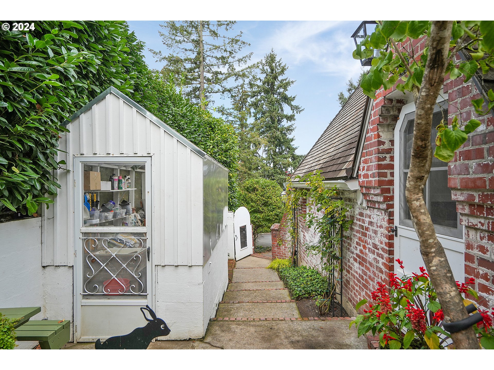 460 Leffelle Street South Salem, OR 97302 - Photo 44 of 48 a view of house with backyard