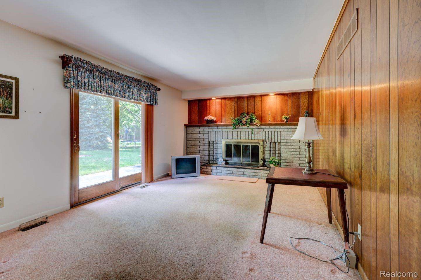 2240 Munster Road Rochester, MI 48309 - Photo 17 of 25 m2.jpeg