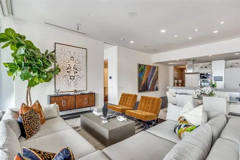 $1,850,000 | 1717 Arts Plaza, Unit 2107, Dallas, TX 75201