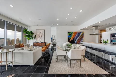 $1,850,000 | 1717 Arts Plaza, Unit 2107, Dallas, TX 75201