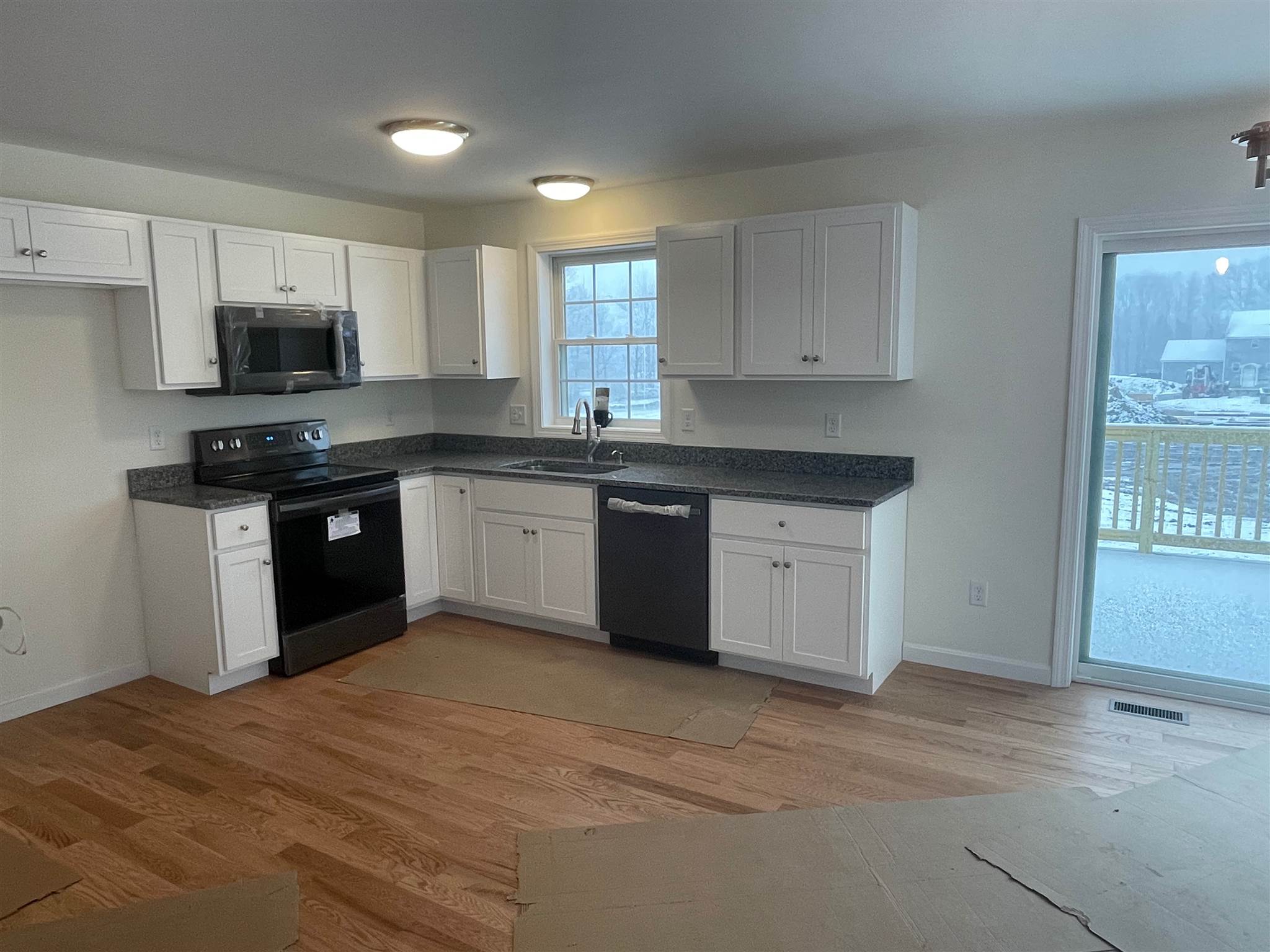 10 Ida Circle, Unit 31027 Rochester, NH 03868 - Photo 8 of 29 Gallery Image 8