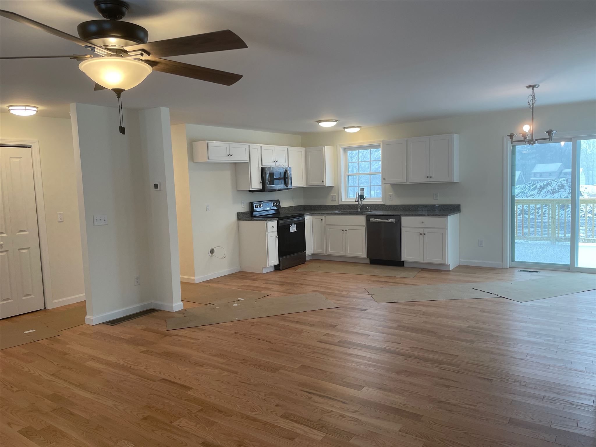 10 Ida Circle, Unit 31027 Rochester, NH 03868 - Photo 9 of 29 Gallery Image 9