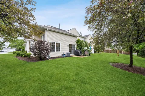 $359,900 | 121 South Barton Trail, Batavia, IL 60510