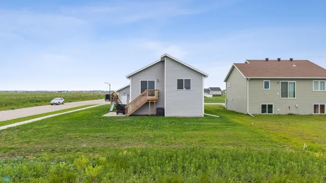 $375,000 | 2992 74th Avenue South, Fargo, ND 58104