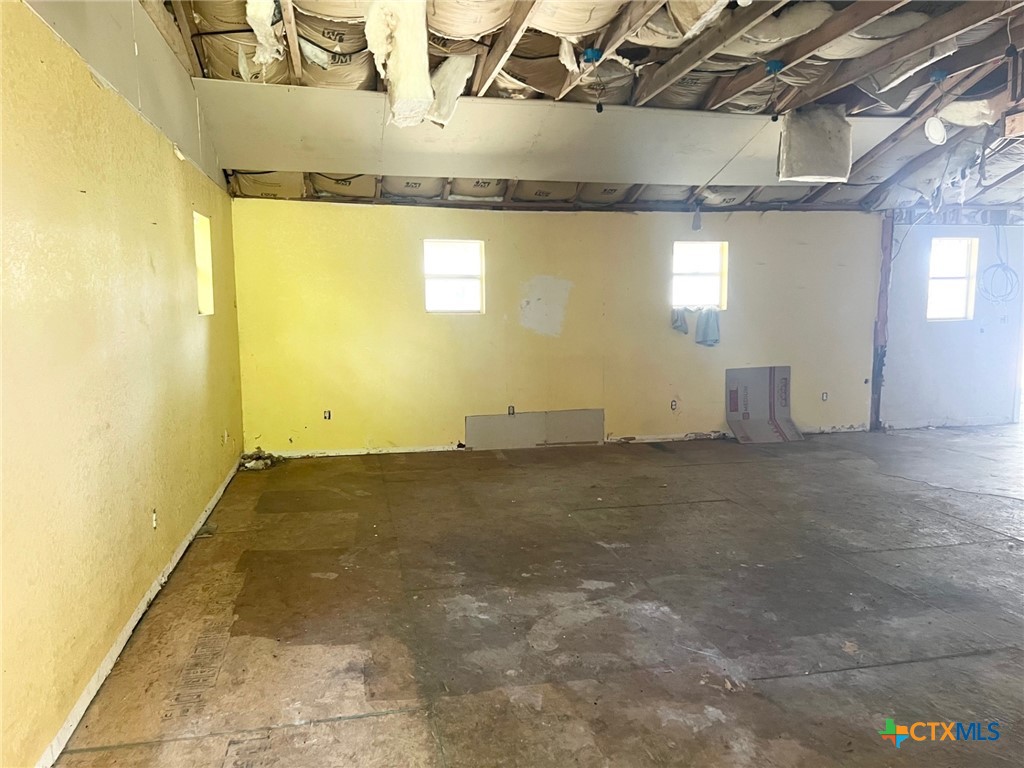 4144 Water Works Road Belton, TX 76513 - Photo 4 of 16 Living Room