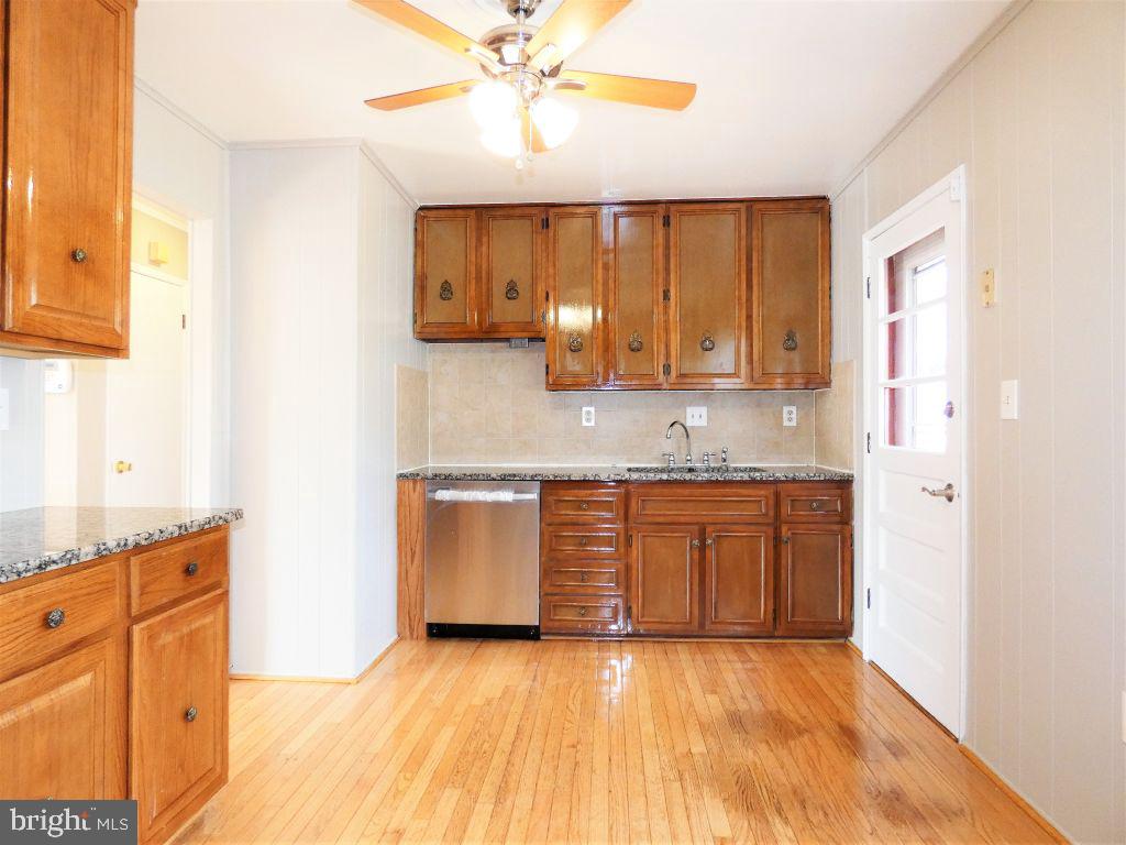 19129 Fuller Heights Road Triangle, VA 22172 - Photo 9 of 20 Gallery Image 9