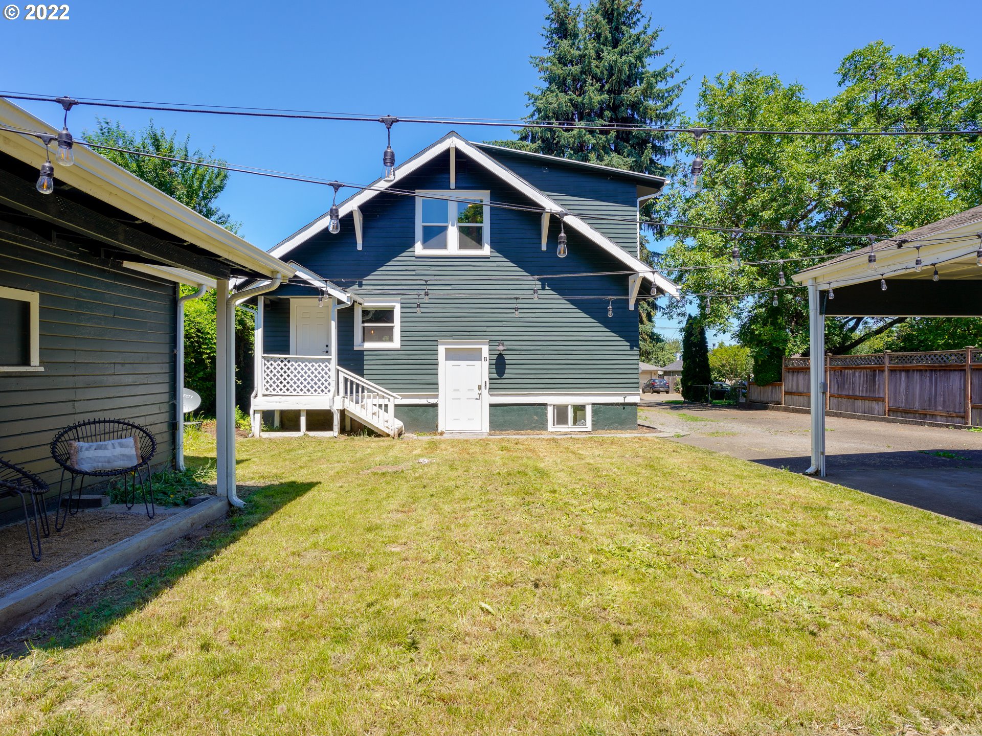 6676 North Mears Street Portland, OR 97203 - Photo 12 of 21 a front view of a house with yard