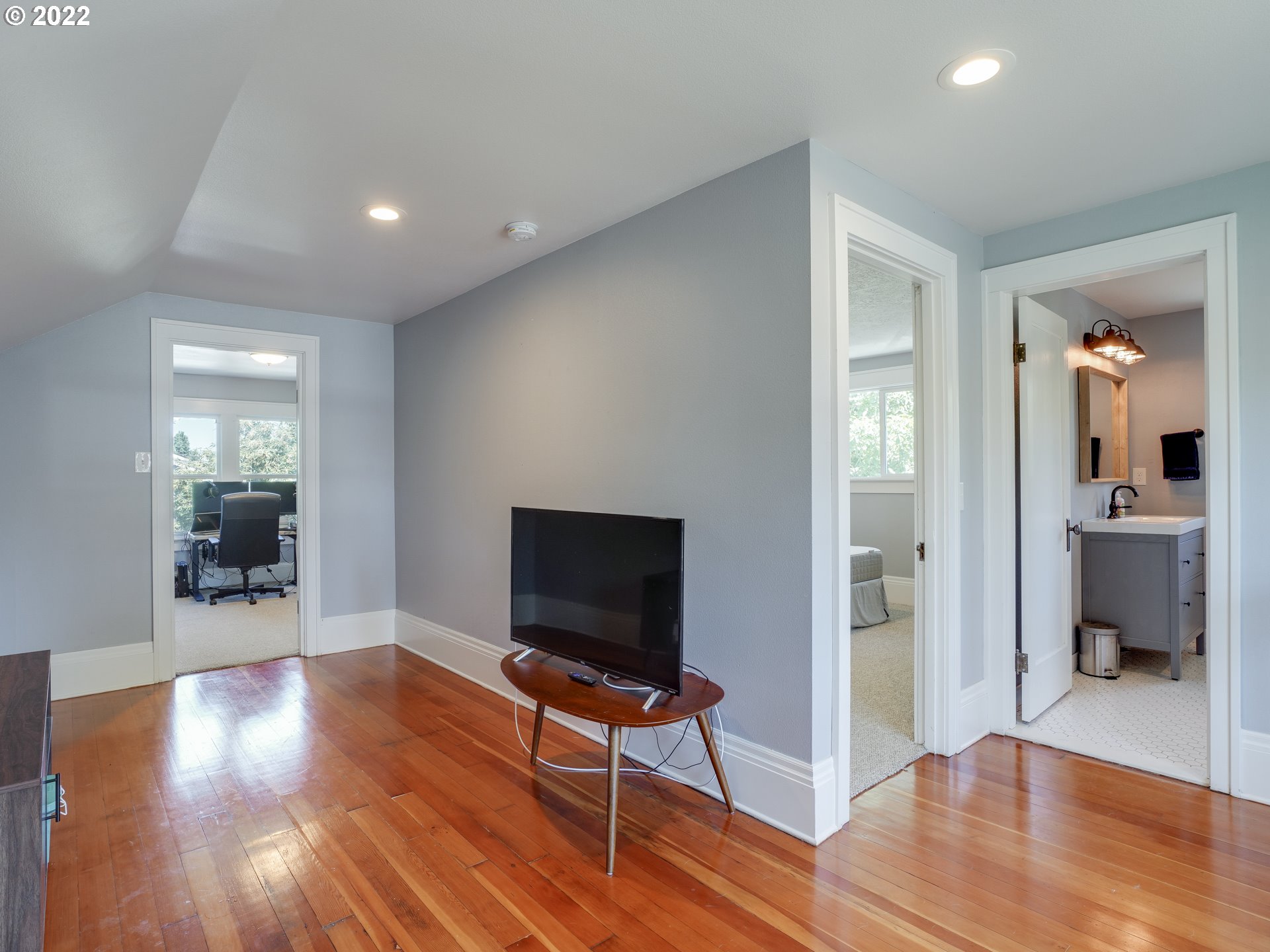 6676 North Mears Street Portland, OR 97203 - Photo 8 of 21 a living room with furniture and a flat screen tv
