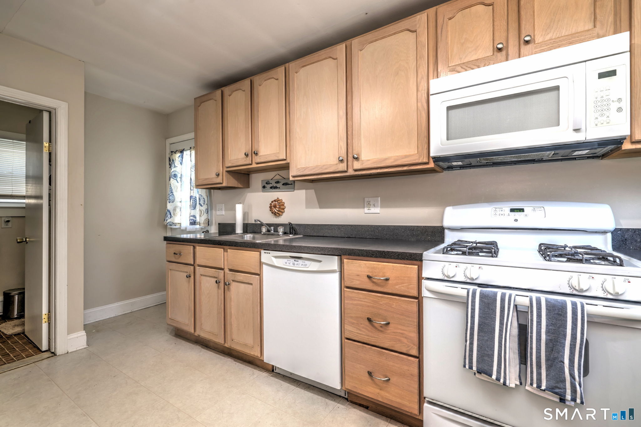 116 Shell Avenue Milford, CT 06460 - Photo 20 of 39 Gallery Image 20