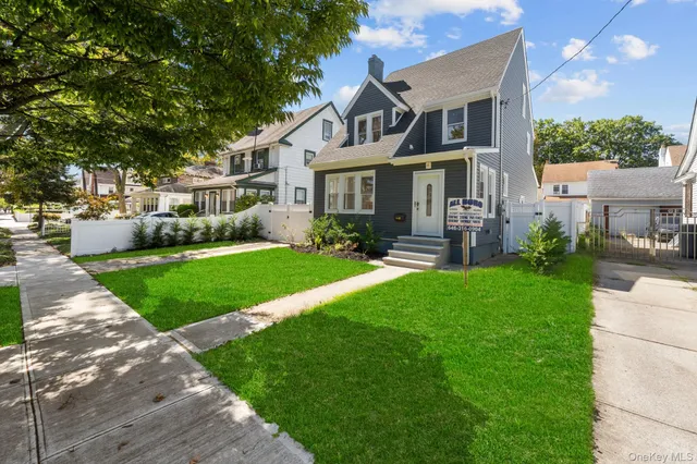 $979,000 | 111-32 199th Street | Hollis