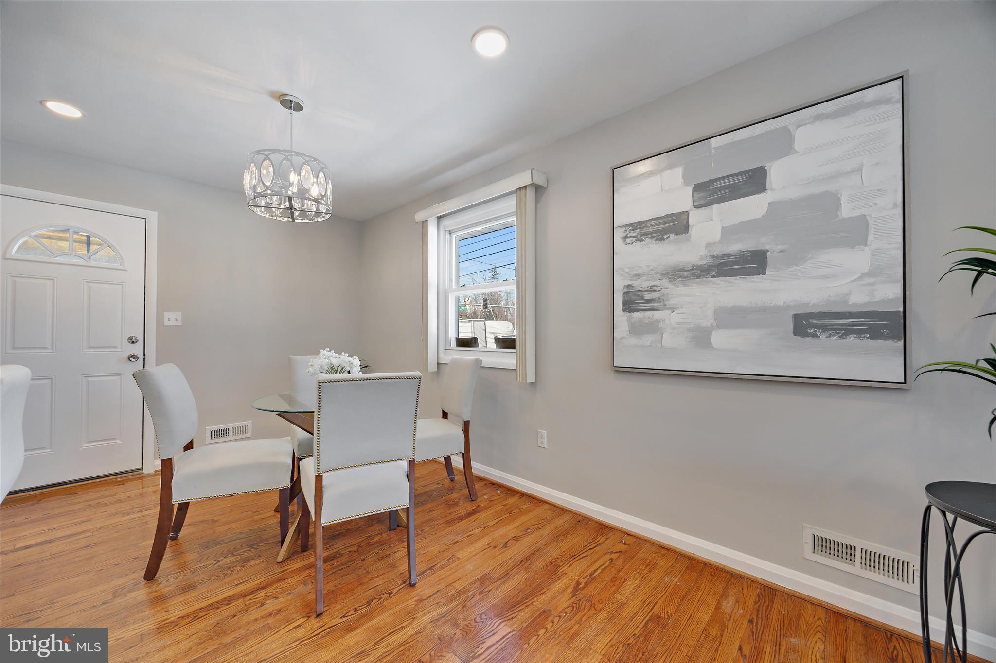 6513 Liberty Road Baltimore, MD 21207 - Photo 7 of 32