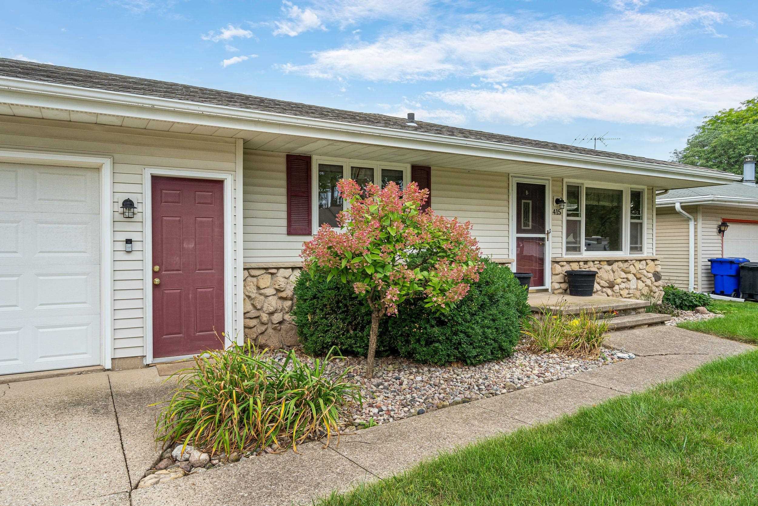 415 South Midpark Drive Appleton, WI 54915 - Photo 5 of 39 Gallery Image 5