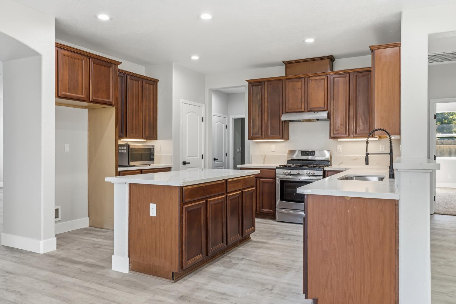 357 Wolfpack Court Patterson, CA 95363 - Photo 12 of 42