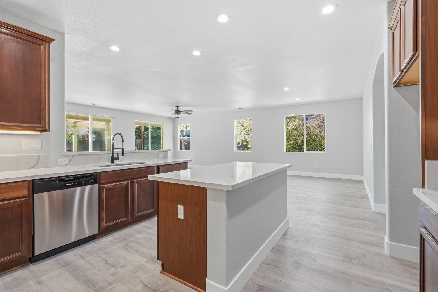 357 Wolfpack Court Patterson, CA 95363 - Photo 13 of 42