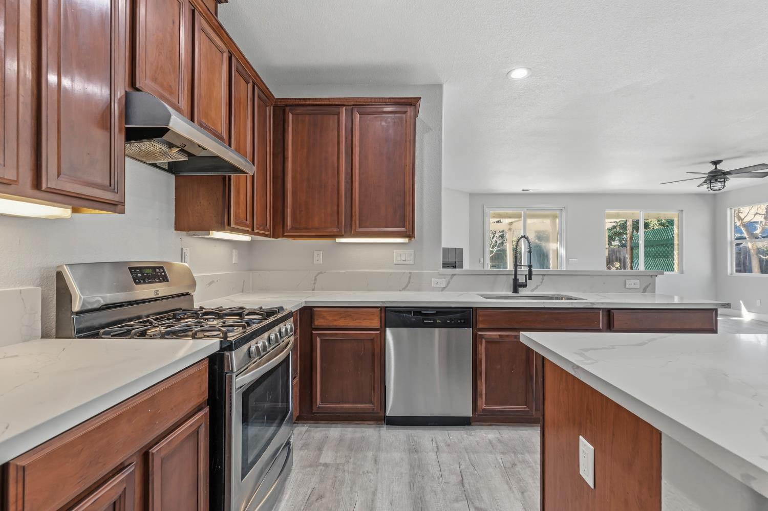 357 Wolfpack Court Patterson, CA 95363 - Photo 14 of 42