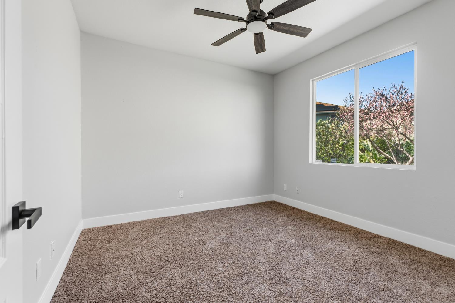 357 Wolfpack Court Patterson, CA 95363 - Photo 7 of 42