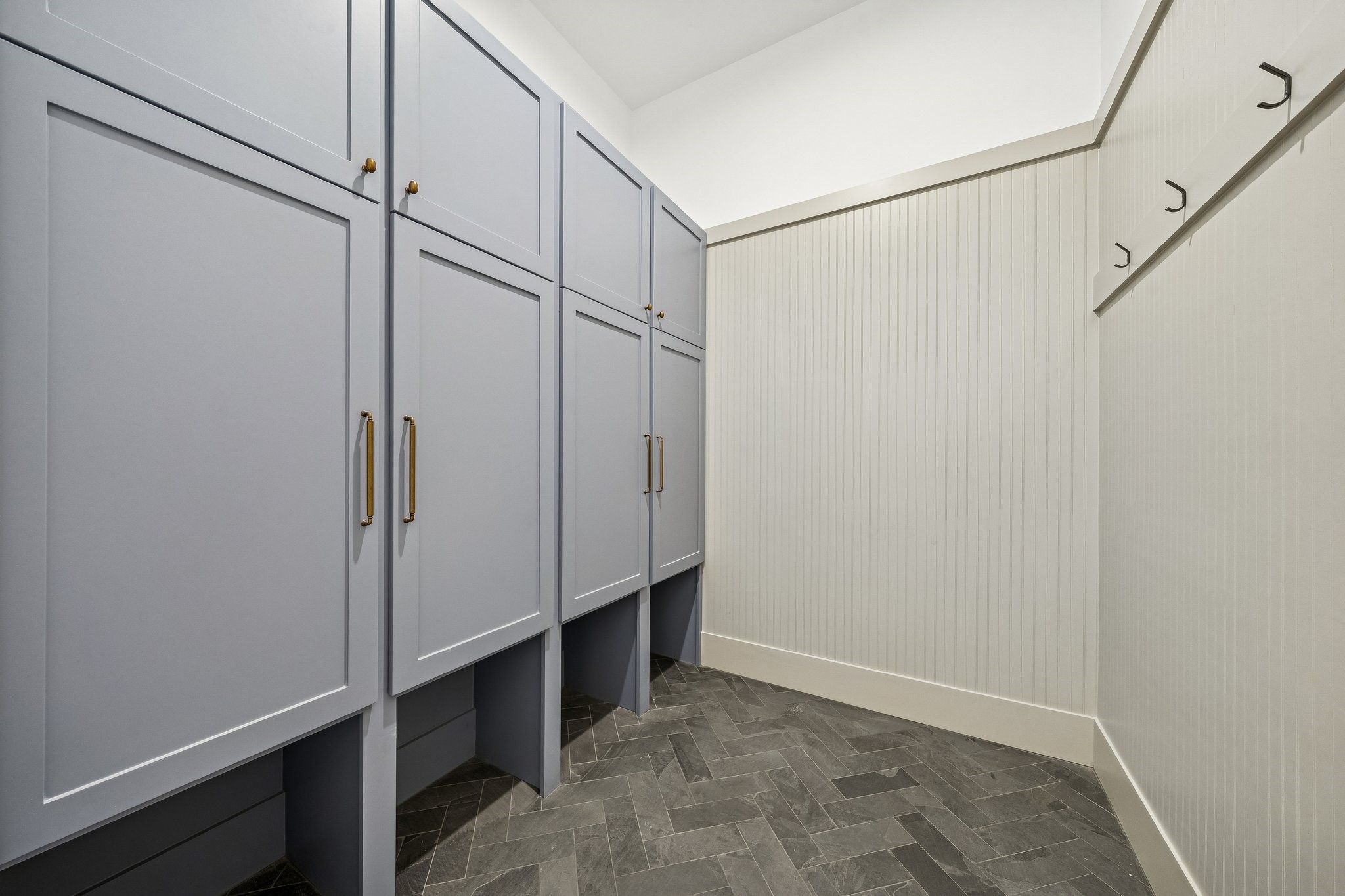 1227 Howard Lane Bellaire, TX 77401 - Photo 19 of 45 Mud room upon entry from the garage