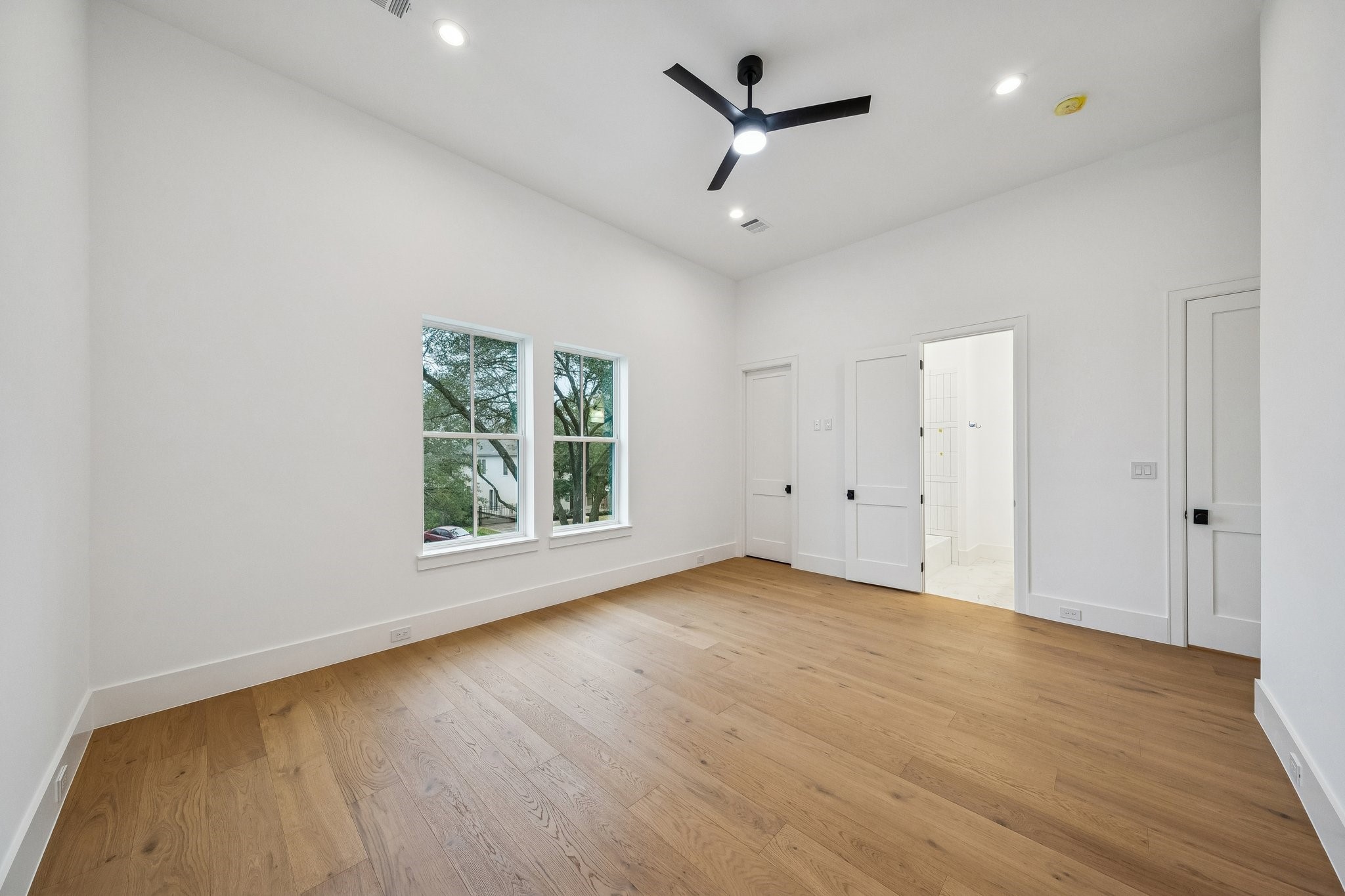 1227 Howard Lane Bellaire, TX 77401 - Photo 39 of 45 Secondary bedroom