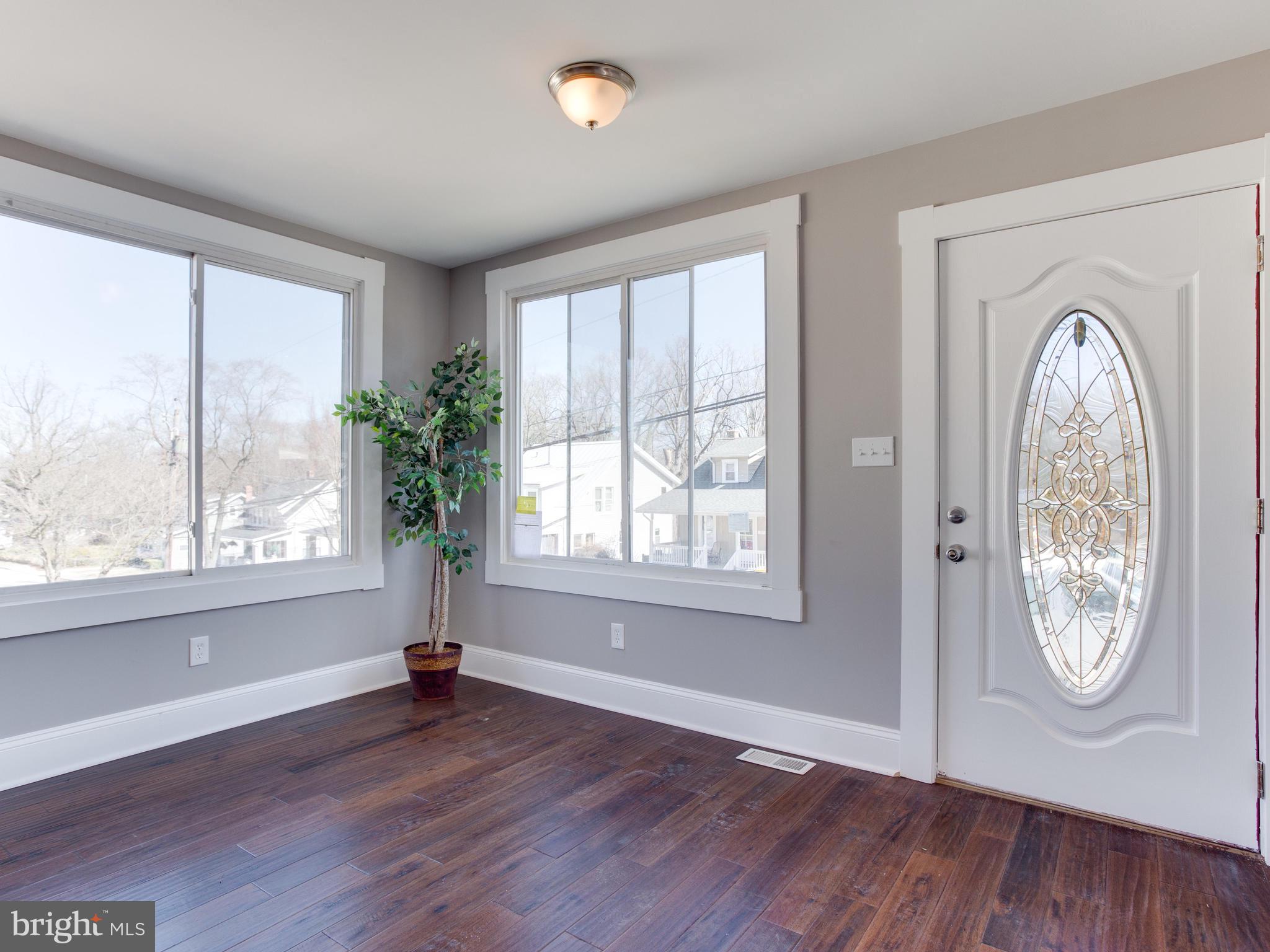 36 Patapsco Road Linthicum Heights, MD 21090 - Photo 2 of 32