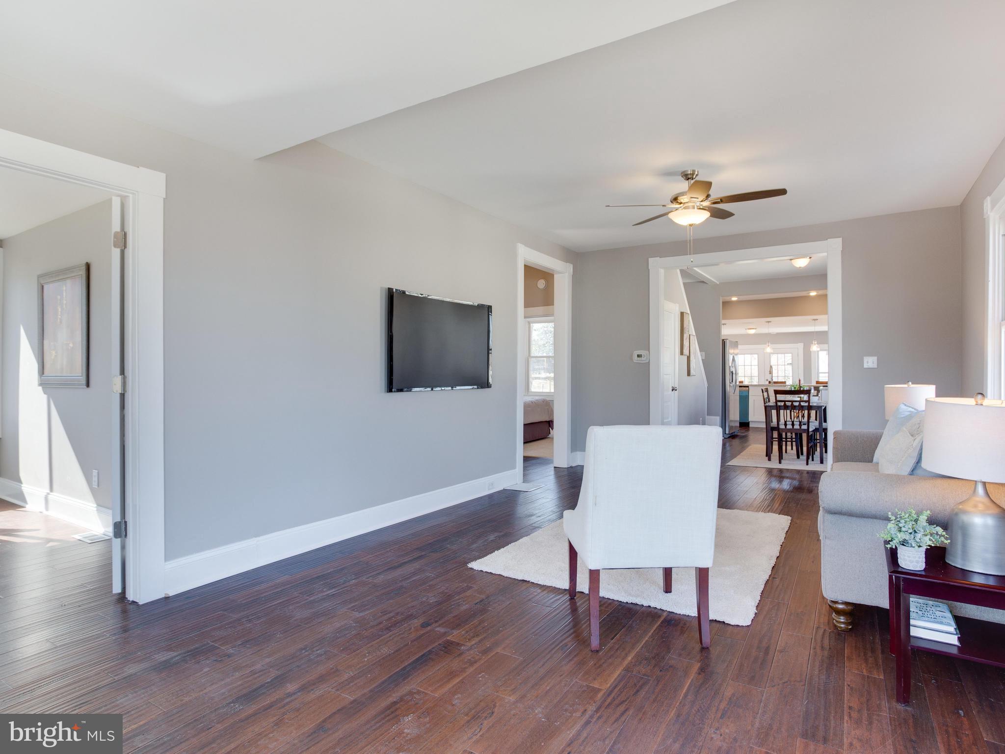 36 Patapsco Road Linthicum Heights, MD 21090 - Photo 4 of 32