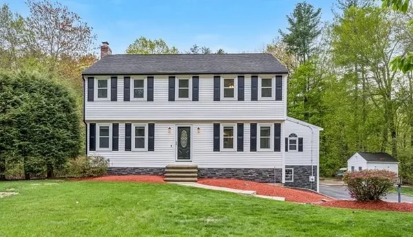 $925,000 | 9 Robinhood Road, Tyngsborough, MA 01879