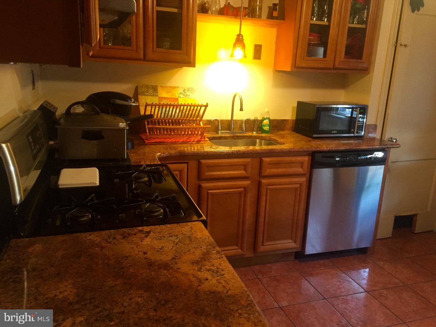 217 Glendale Road Upper Darby, PA 19082 - Photo 13 of 17