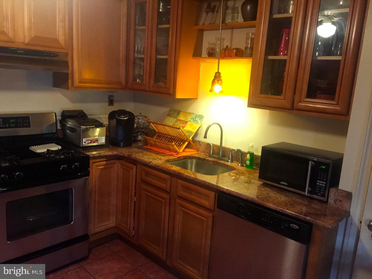 217 Glendale Road Upper Darby, PA 19082 - Photo 16 of 17