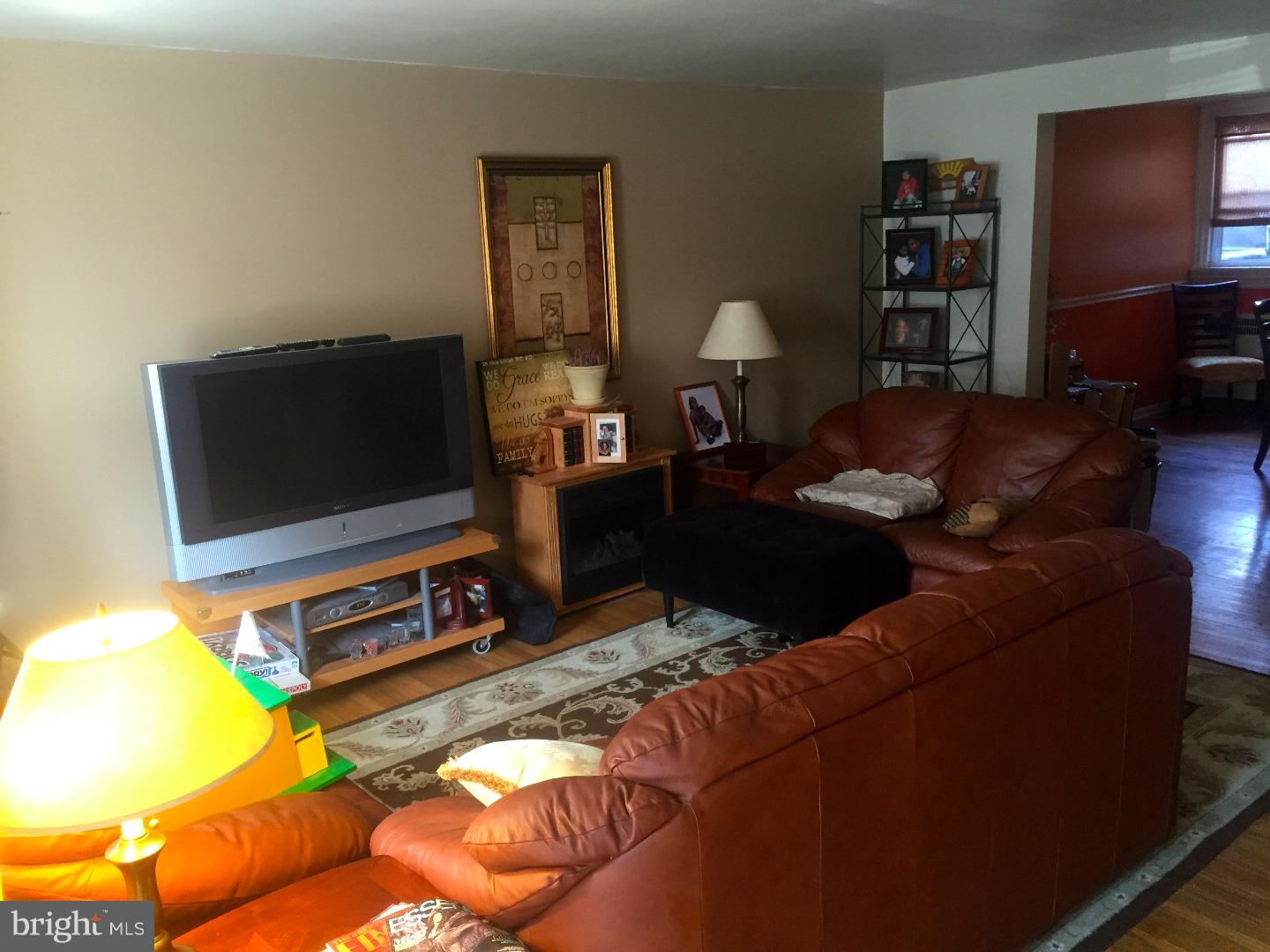 217 Glendale Road Upper Darby, PA 19082 - Photo 10 of 17