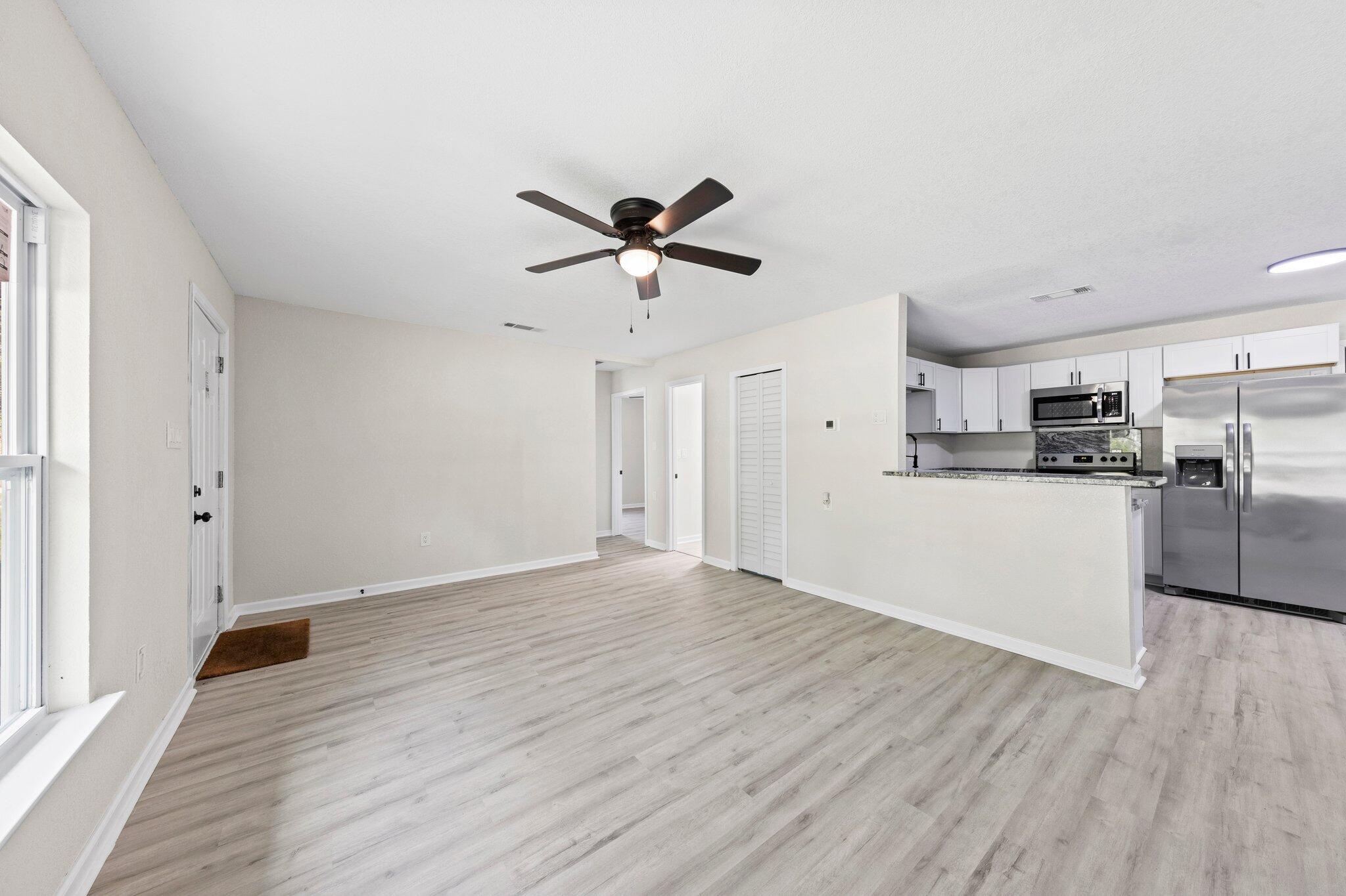 307 Tarpon Road Mary Esther, FL 32569 - Photo 4 of 23 Gallery Image 4