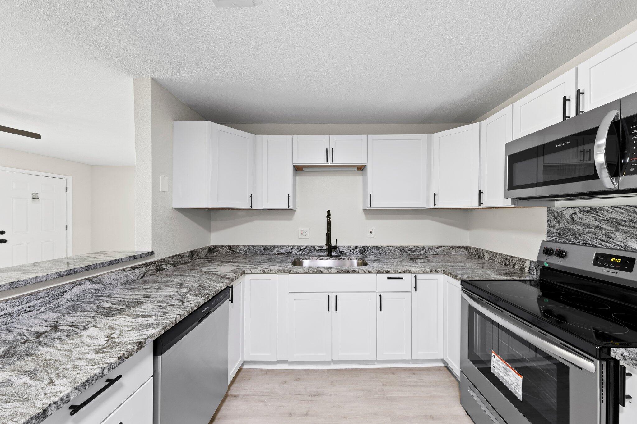 307 Tarpon Road Mary Esther, FL 32569 - Photo 5 of 23 Gallery Image 5