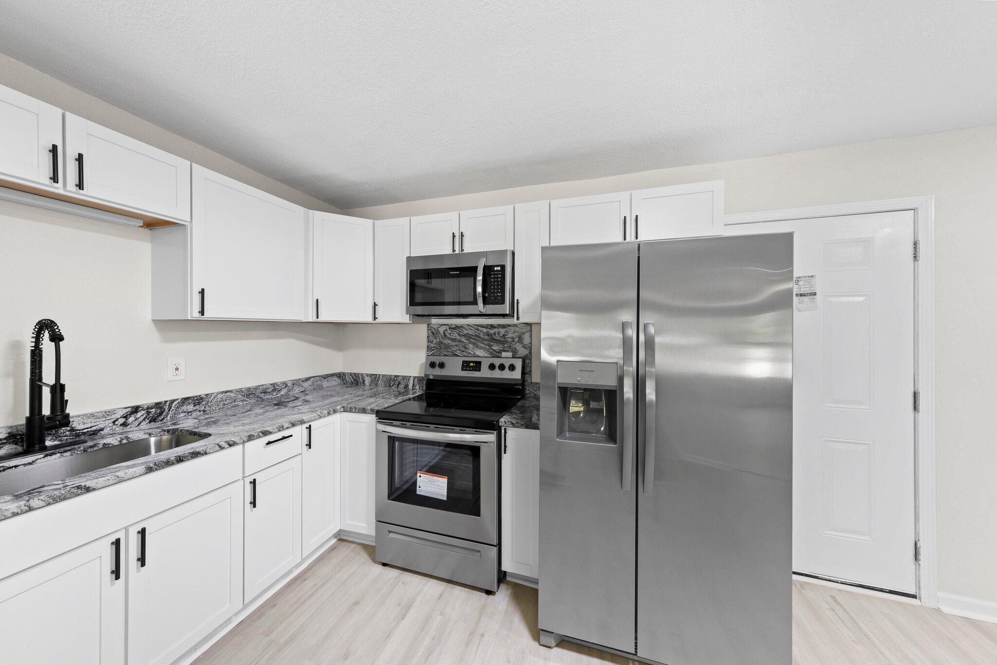 307 Tarpon Road Mary Esther, FL 32569 - Photo 6 of 23 Gallery Image 6