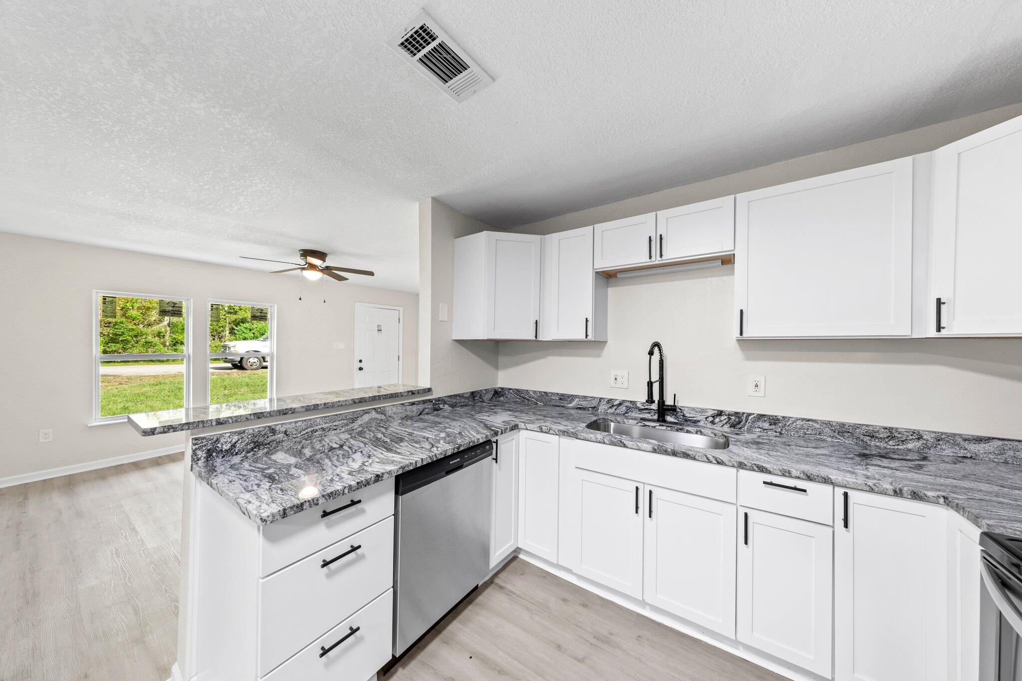 307 Tarpon Road Mary Esther, FL 32569 - Photo 7 of 23 Gallery Image 7