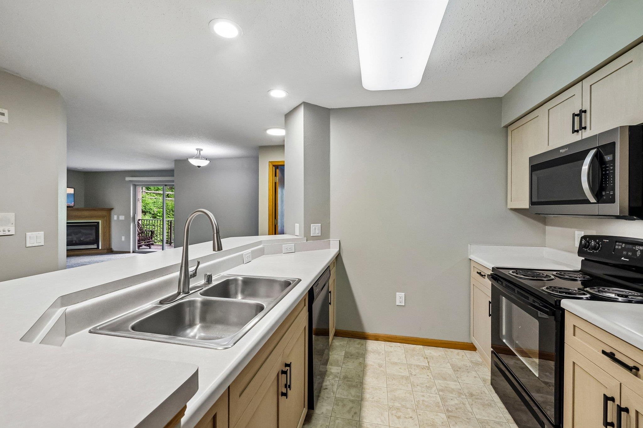 7203 Mid Town Road, Unit 212 Madison, WI 53719 - Photo 17 of 37
