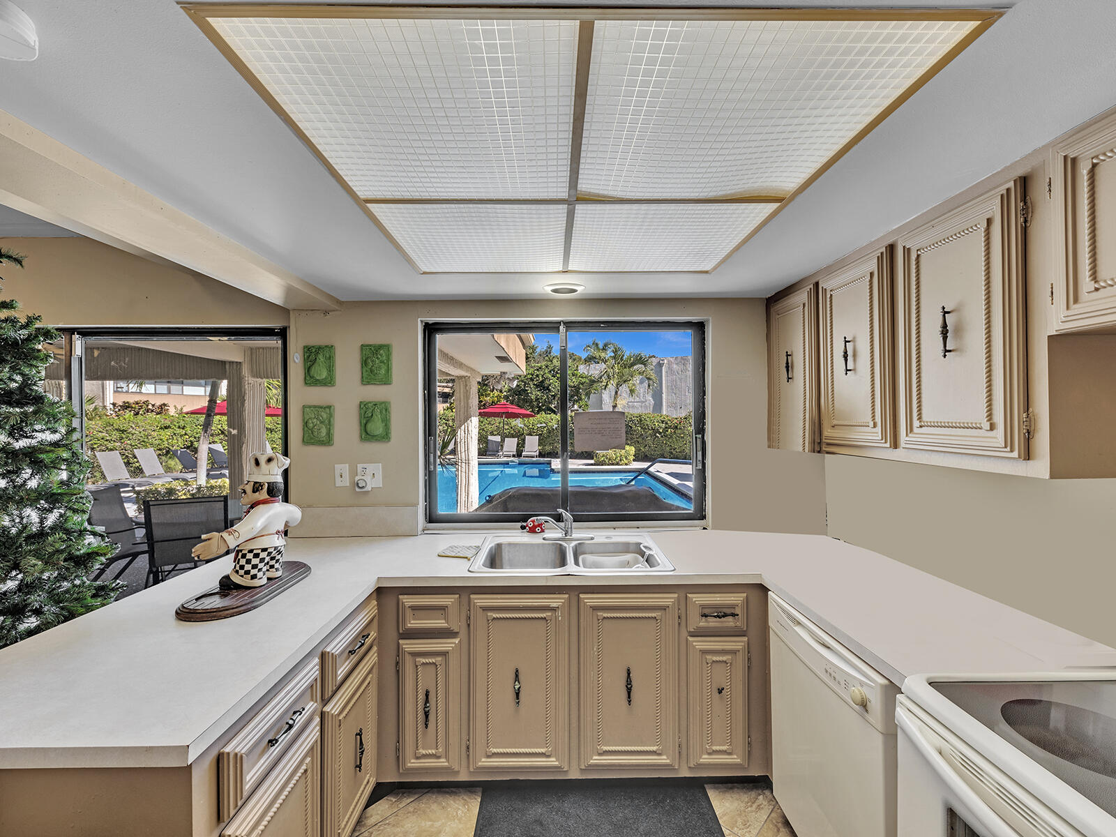 22055 Cocoa Palm Way, Unit 151 Boca Raton, FL 33433 - Photo 46 of 53 2F0A0286