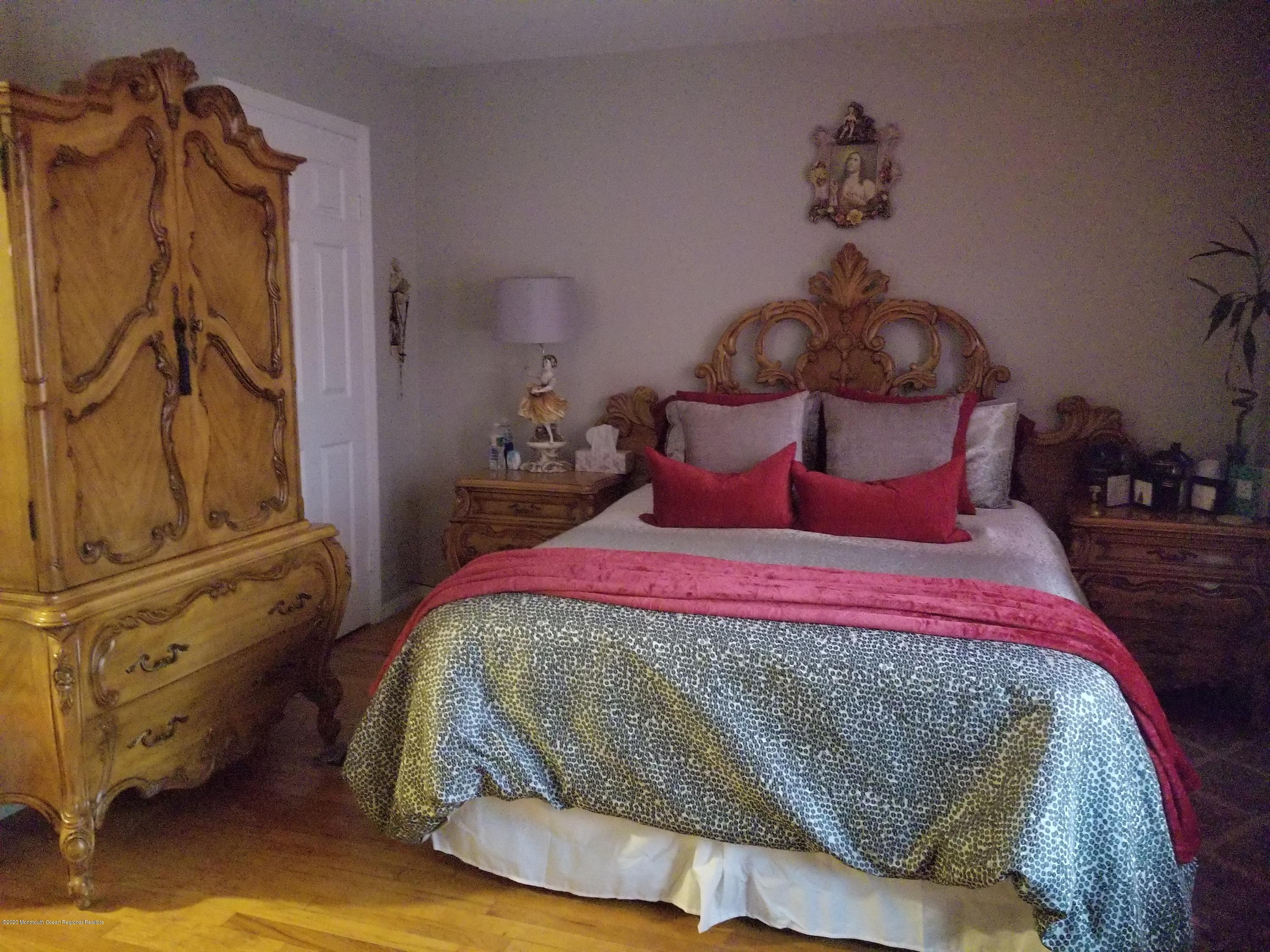 10 Gull Way Keyport, NJ 07735 - Photo 14 of 40 Master Bedroom