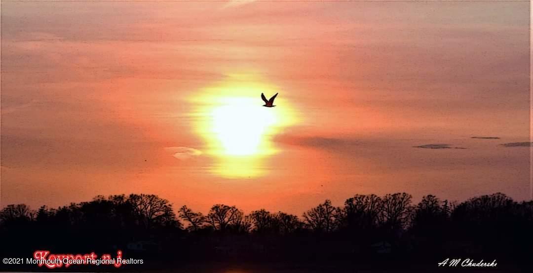 10 Gull Way Keyport, NJ 07735 - Photo 7 of 40 Don't miss the beautiful sunsets!