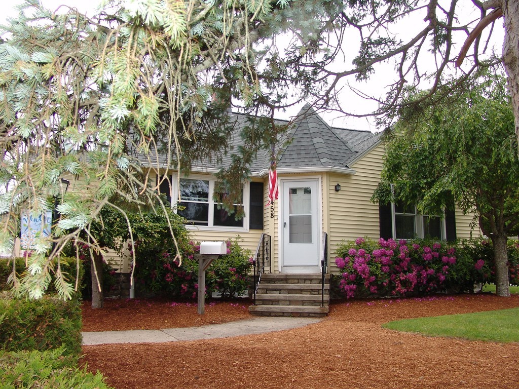 458 Massasoit Road Worcester, MA 01604 - Photo 1 of 25 Gallery Image 1