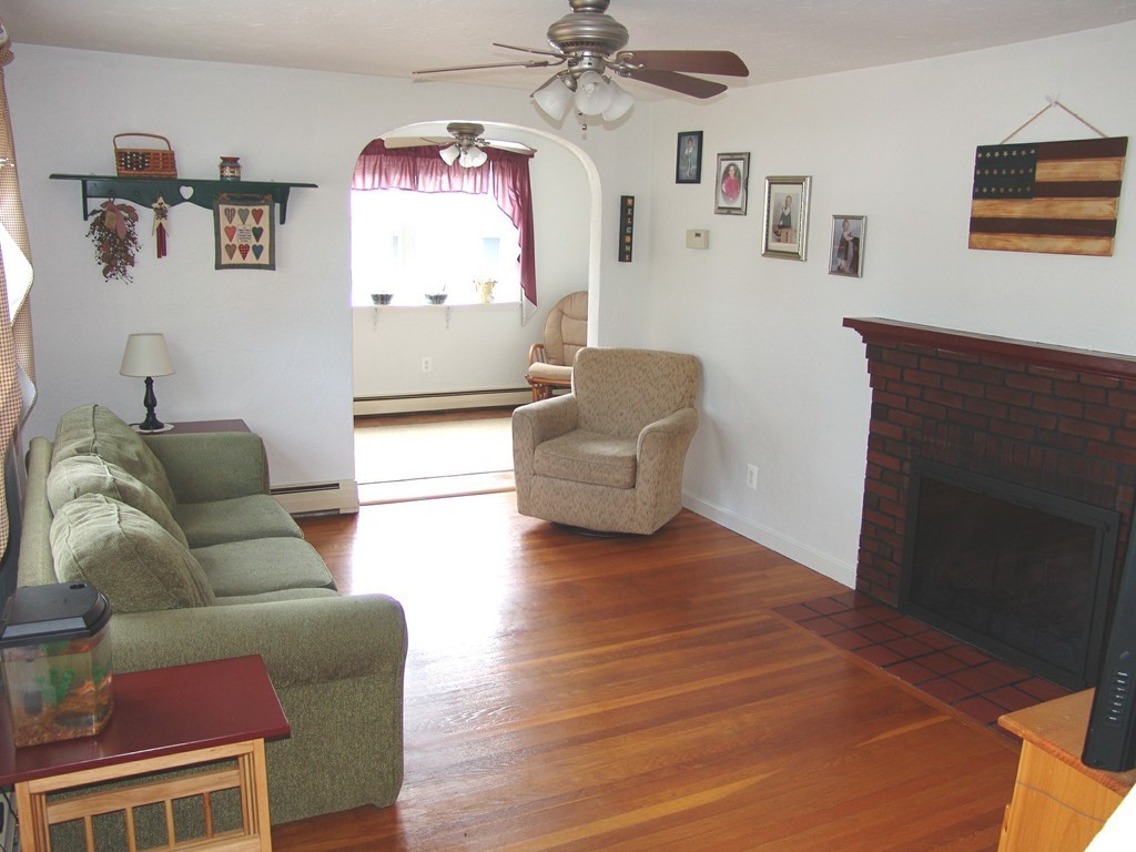 458 Massasoit Road Worcester, MA 01604 - Photo 8 of 25 Gallery Image 8