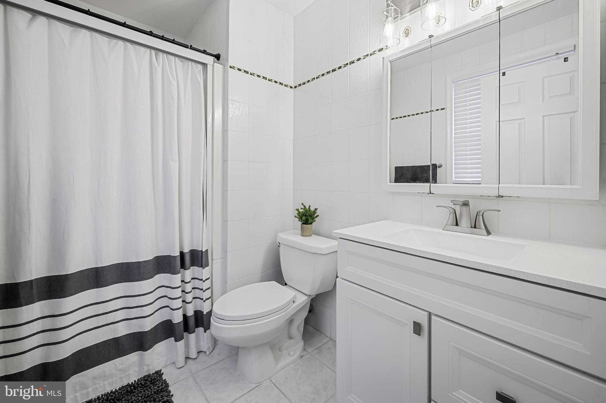 4221 Winterode Way Nottingham, MD 21236 - Photo 27 of 34 Primary Full Bathroom