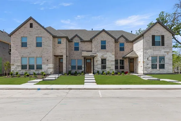 $371,253 | 1967 Gentle Oak Trail, Corinth, TX 76210