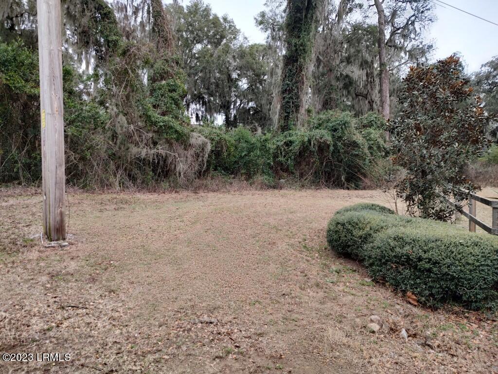 202 Battery Creek Road Beaufort, SC 29902 - Photo 11 of 16 IMG_20230125_141512221_HDR