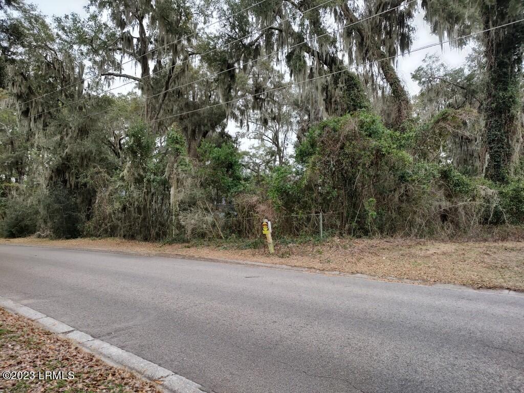 202 Battery Creek Road Beaufort, SC 29902 - Photo 12 of 16 IMG_20230125_141555045_HDR