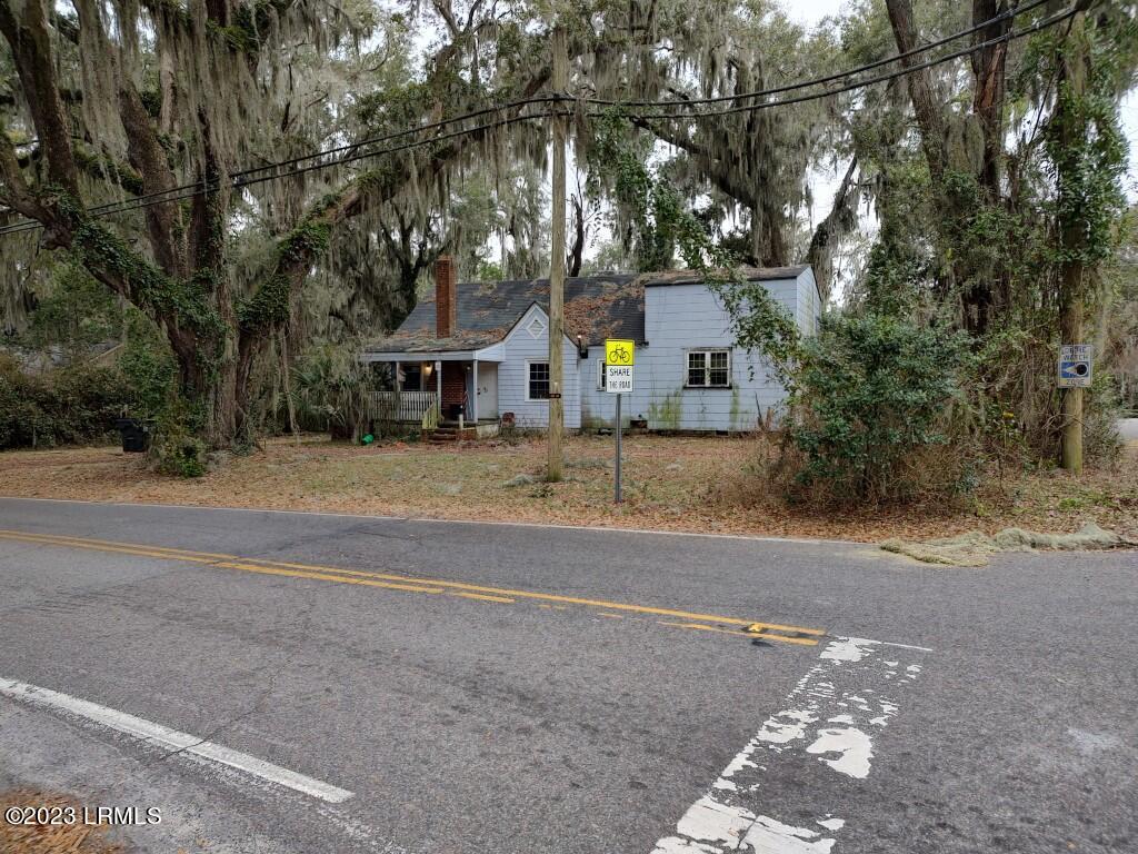 202 Battery Creek Road Beaufort, SC 29902 - Photo 2 of 16 IMG_20230125_141739383_HDR